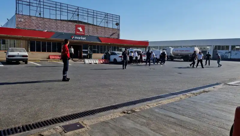 Omuz Atma Kavgası: İki Aile Akaryakıt İstasyonunda Neler Yaşandı?
