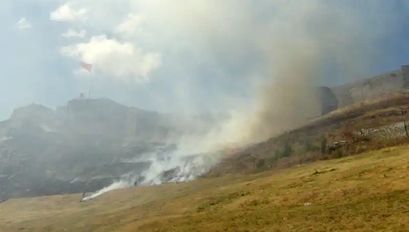 Kars Kalesi Etrafında Meydana Gelen Korkunç Anız Yangını