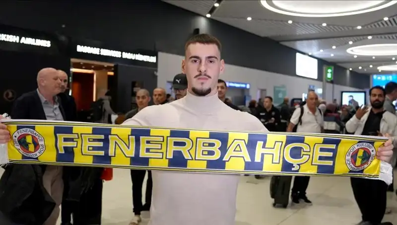 Fenerbahçe, Genç Yıldızı Mimovic’in Lisansını Çıkardı!