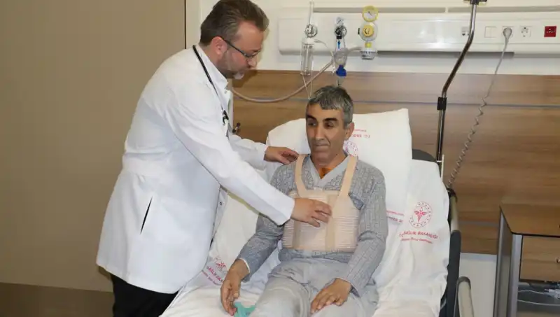 Acil Durum: 6 Ayda 2 Kez Aort Damarı Yırtılan Hasta Ameliyatla Hayata Döndü