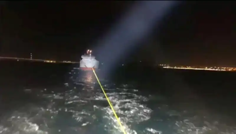 Çanakkale Boğazı’nda Gemi Arızası: Kurtarma Operasyonu Başladı