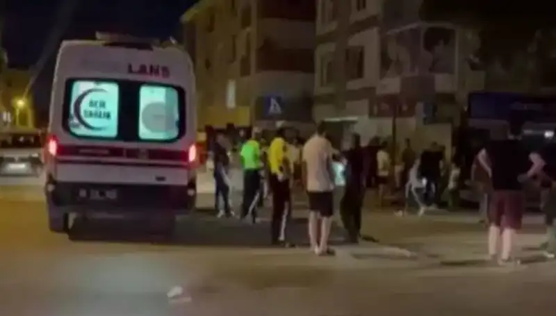 Alkollü Sürücü, Tartıştığı Yayaları Kamyonetiyle Ezdi: Şok Edici Olayın Detayları