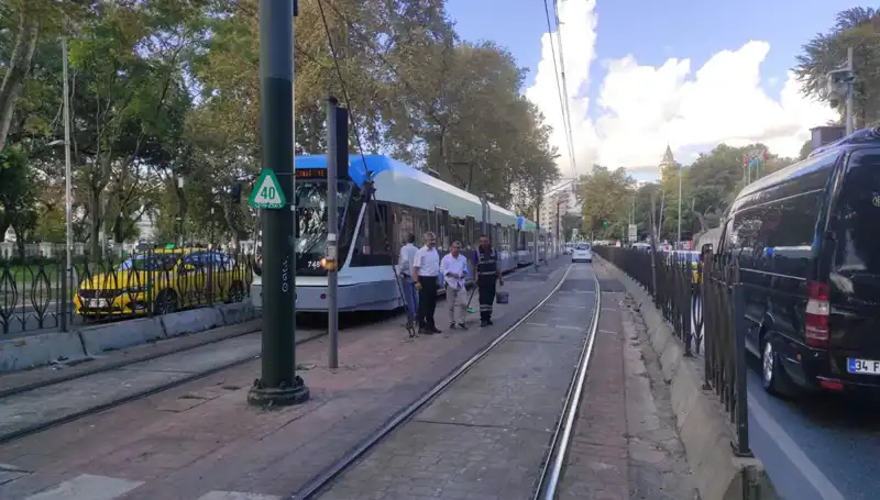 Beyoğlu'nda Tramvay Dehşeti: Yaya Hayatını Kaybetti