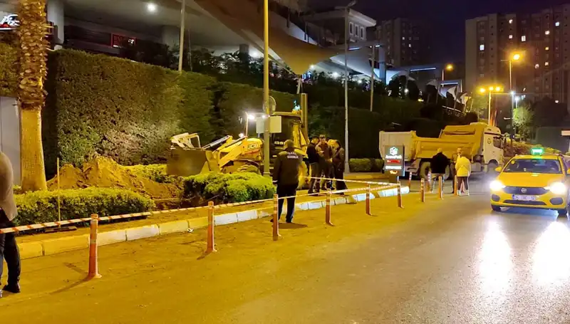 AVM Girişinde Doğalgaz Paniği: Güvenlik Ekipleri Harekete Geçti!