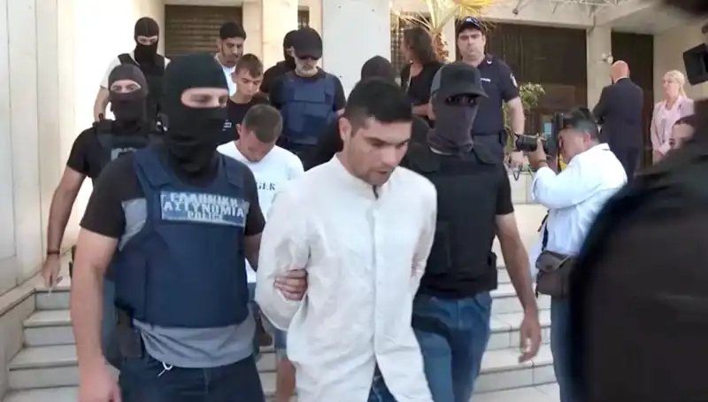 Atina'da Kan Donduran Cinayet: Ünlü Profesörün Ölümü Üzerine 5 Gözaltı