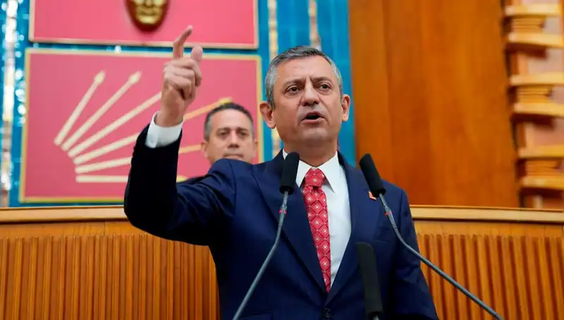 Özgür Özel'den İBB Soruşturmasına Sert Tepki: İktidarın Baskısı mı?