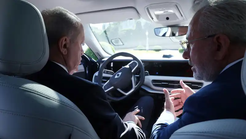 Cumhurbaşkanı Erdoğan Togg’un Yeni Modeliyle Yola Çıktı: Geleceğin Otomobili Kapılarınızı Çalıyor