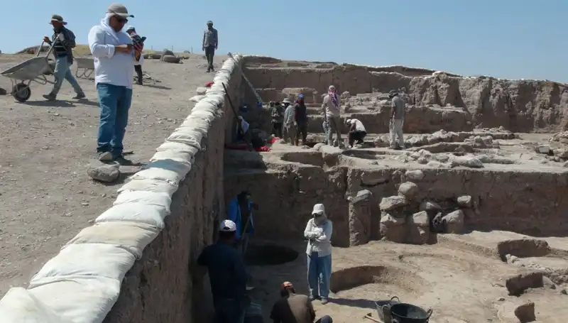 Kilis'teki Oylum Höyük’te Sıcak Havanın Zorluklarına Rağmen Kazılar Devam Ediyor!