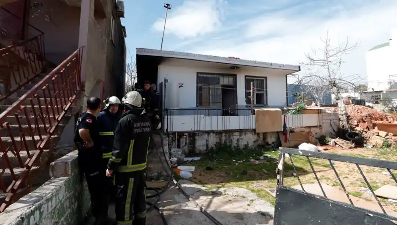 Antalya’da Gecekondu Yangını: Korkutan Gelişmeler ve Can Kaybı Olmadı