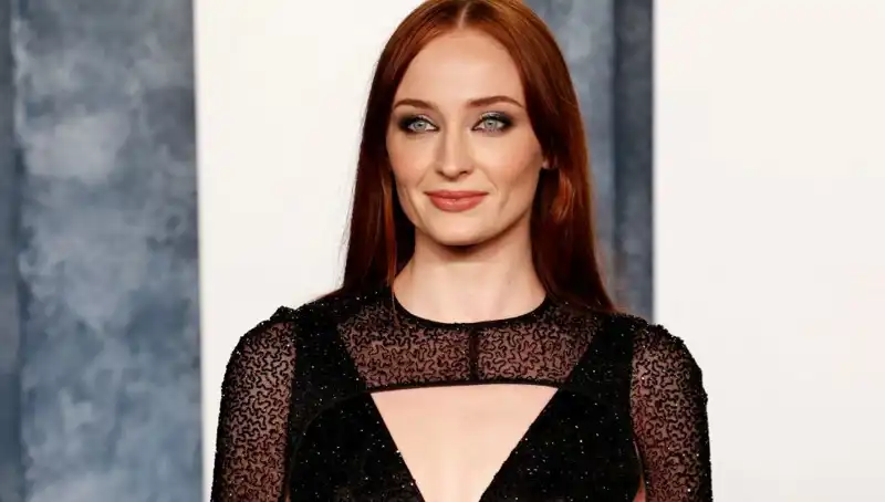 Sophie Turner'ı Kızdıran Yorum: Game of Thrones Yıldızının Tepkisi Sosyal Medyada Gündem Oldu