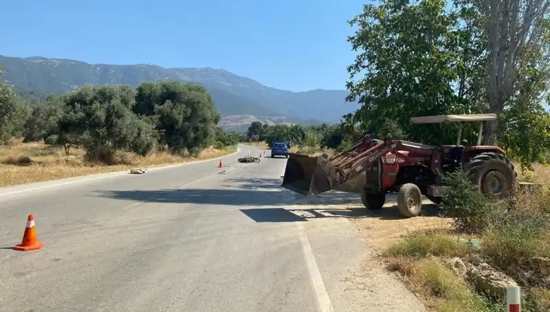 İzmir'de Motosiklet Faciası: Genç Sürücü Hayatta Kalma Mücadelesi Veriyor