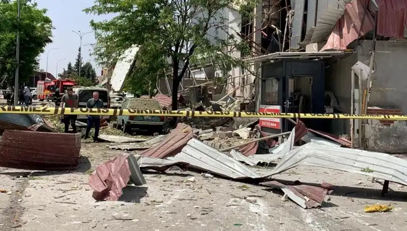 Gaziantep'te Fabrikada Patlama: Kaç Yaralı Var? Detaylar Açıklanıyor