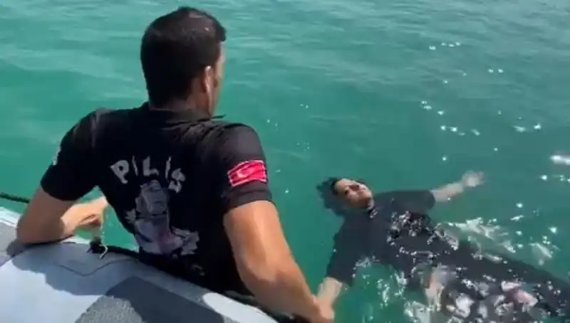 Baraj Gölünde Dram: Kadını Gemi Adamları Kurtardı, Hayatlari Değişti