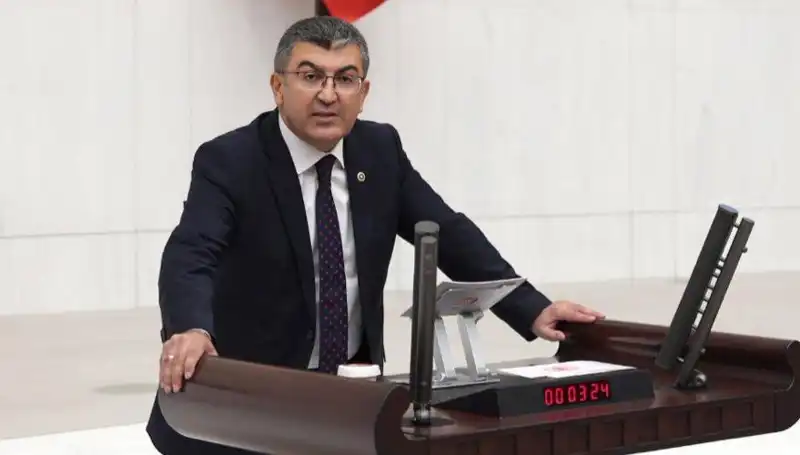 Hasan Ekici Gelecek Partisi’nden İstifasını Açıkladı: Siyasetinde Yeni Bir Dönem Mi Başlıyor?