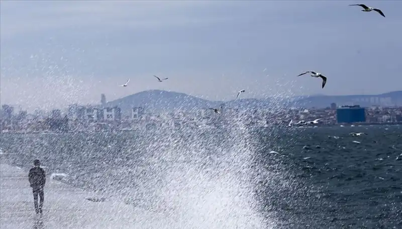 Marmara ve Ege'de Kuvvetli Rüzgâr Uyarısı: Neler Yaşanacak?