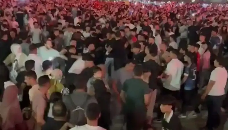 Konser Gecesi Kargaşa: Bıçaklı Kavga Üç Kişiyi Yaraladı