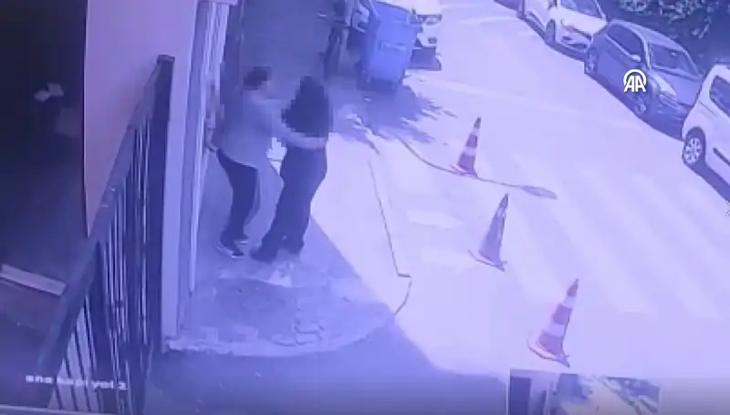 İstanbul Lise Tuvaletinde Yaşanan Şok Olacak Olay
