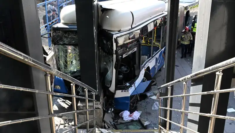 Ankara’da Belediye Otobüsü Kazası: Biri Ağır 27 Yaralı, Vatandaşlar Şokta
