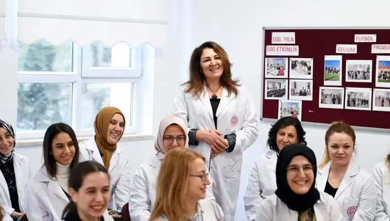 Ücretli Öğretmenlik Başvuruları Başladı: MEB İlçe Listesi ve Detaylar