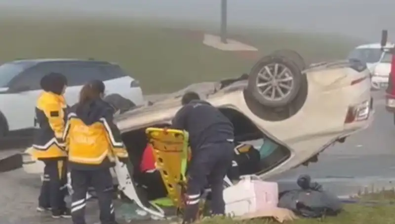 Sakarya'da Korkunç Kaza: 1 Kişi Hayatını Kaybetti, 3 Yaralı