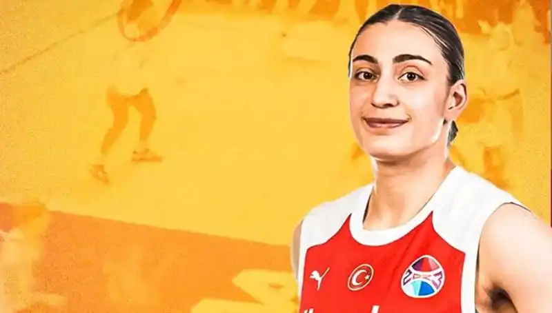 Galatasaray'dan Transfer Müjdesi: Üç İsimle Sözleşme Uzatıldı!