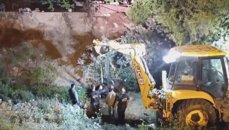 Hatay’da İki Gece Boyunca Sürdürülen İnek Kurtarma Operasyonu Başarıyla Tamamlandı