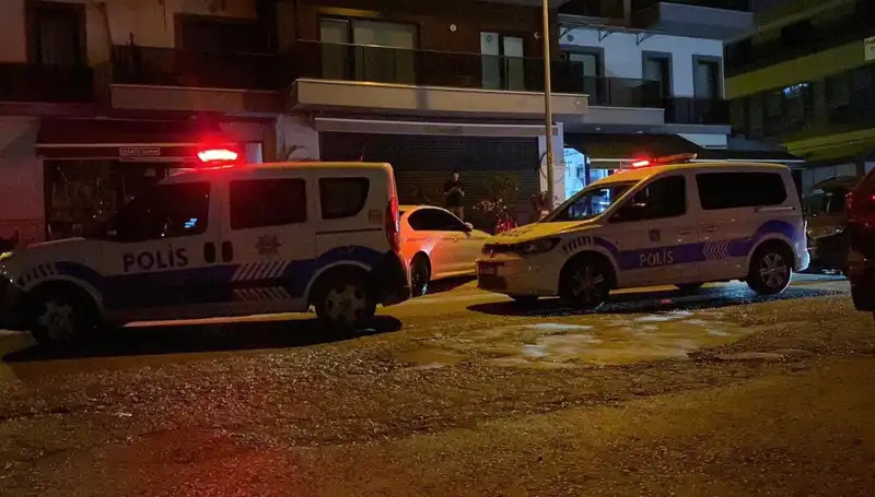 Kocaeli'de Gençler Arasında Bıçaklı Kavga: İki Yaralı Hastaneye Kaldırıldı