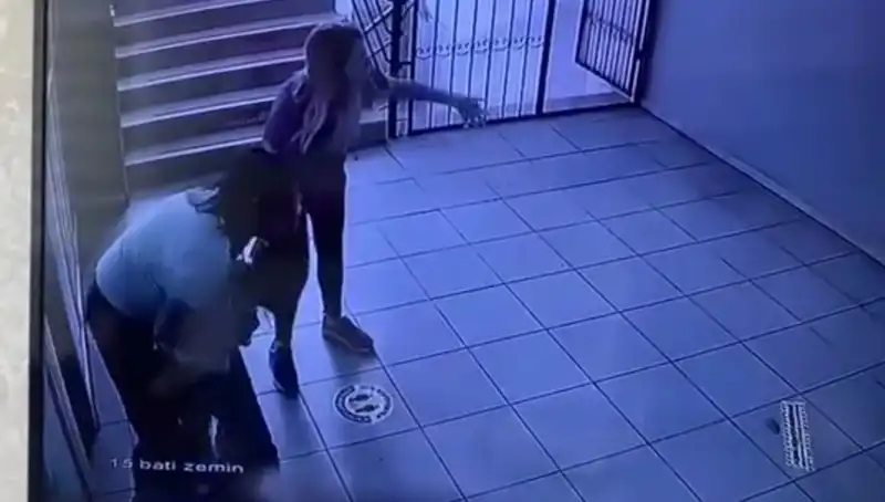 Bir Öğretmenin Heimlich Manevrası, Öğrencisinin Hayatını Kurtardı!