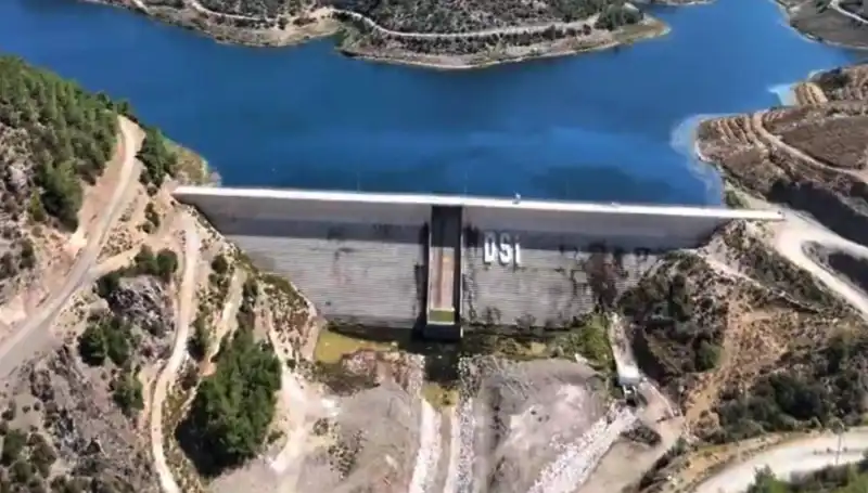 Çeşme'de Su Kesintileri Sona Erdi: Yeni Su Projesi Hayata Geçti