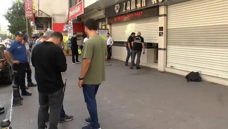 Güpegündüz Cadde Ortasında Kuyumcu Soyma Denemesi: Şok Edici Anlar