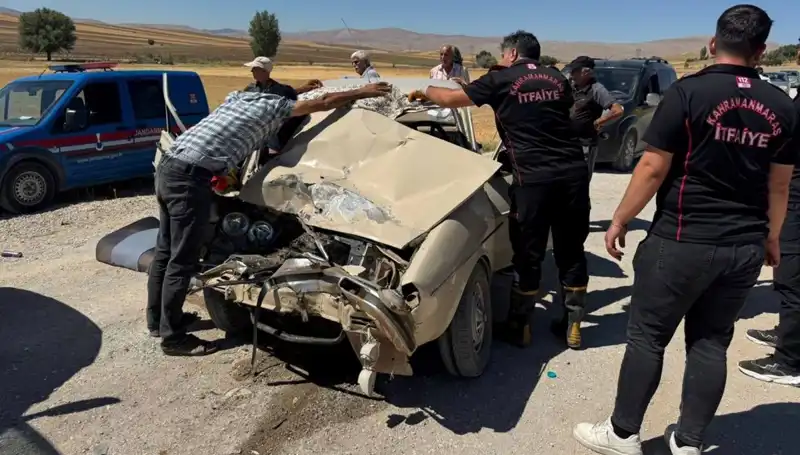 Kahramanmaraş’ta Feci Kaza: Kamyonet ve Otomobil Çarpıştı!