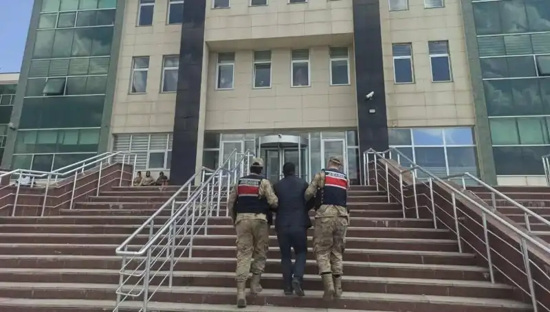 Hapis Cezasıyla Aranan Şüpheli, Gizlendiği Yerde Ele Geçirildi!