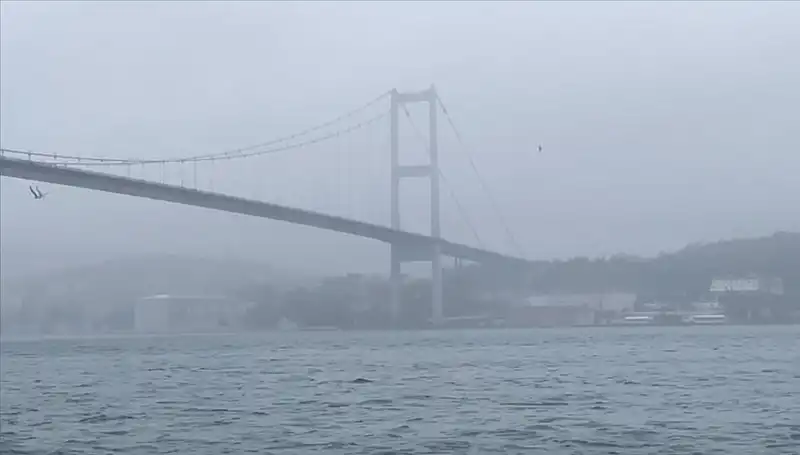 İstanbul Boğazı'nda Görüş Mesafesi Düşünce Gemi Trafiği Yavaşladı