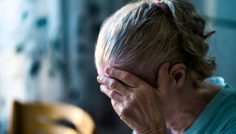 Alzheimer’ı Tetikleyen Alışkanlıklar: Nöroloji Uzmanı Prof. Açıklıyor