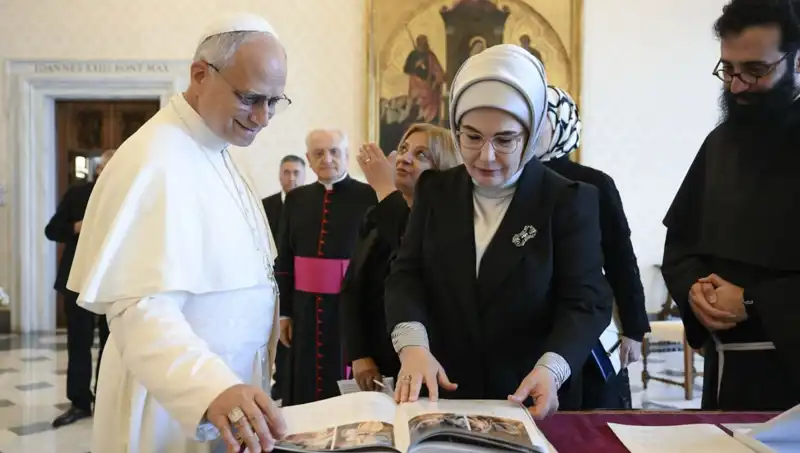 Emine Erdoğan, Papa Leo ile Gazze Üzerine Önemli Bir Görüşme Gerçekleştirdi