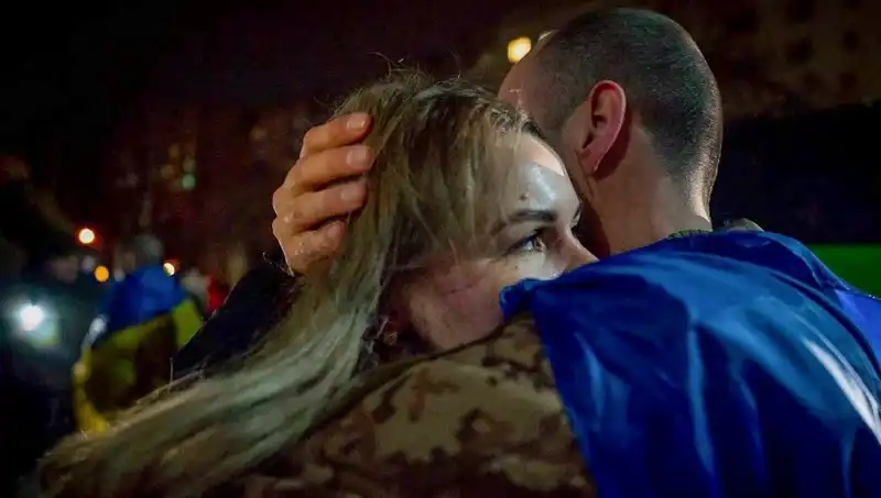 Ukrayna ile Rusya Arasında Tarihi Savaş Esiri Takası Gerçekleşti