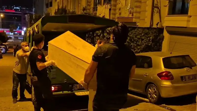 Esenyurt’ta Gizemli Ölüm: Kadın Cansız Bulundu!