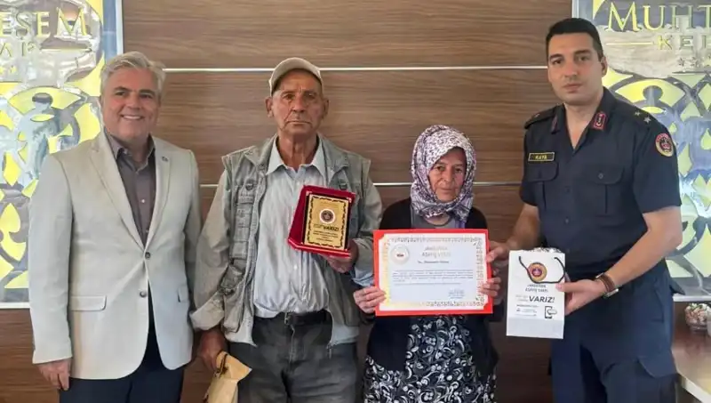 Hayatlarını Değiştiren Karar: Tek Varlıkları Olan Evi Jandarmaya Bağışladılar