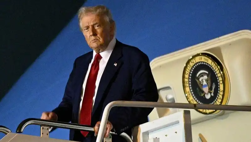 Katar'ın Trump'a Yolladığı 400 Milyon Dolarlık Lüks Jet Görüntülendi