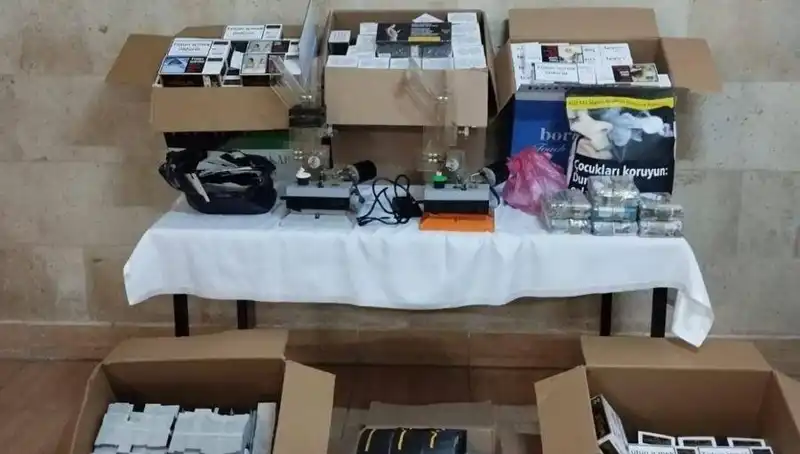Binlerce Makaron İle Dolu Depo Polisi Şaşırttı!
