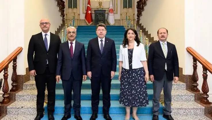 DEM Parti İmralı Heyeti, Adalet Bakanı Yılmaz Tunç ile Tarihi Görüşmelerde Bulundu
